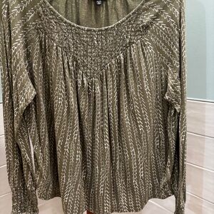 Women’s  Lucky Brand top